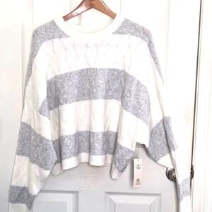 No Boundaries Striped Sweater Size XL White/Gray Women's Crew Neck Long Sleeves